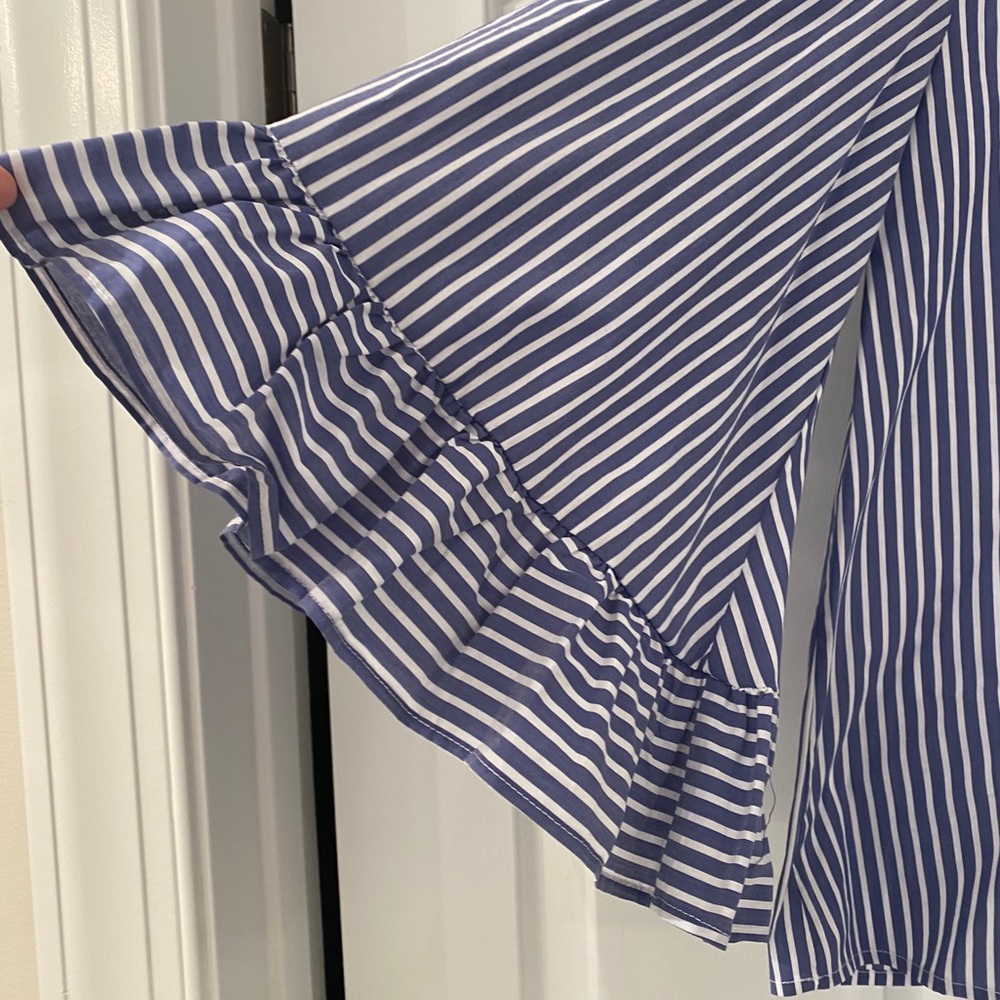 Boutique top. - Picture 2 of 7